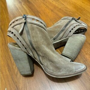 Dolce Vita Tan Suede Open Toe Booties